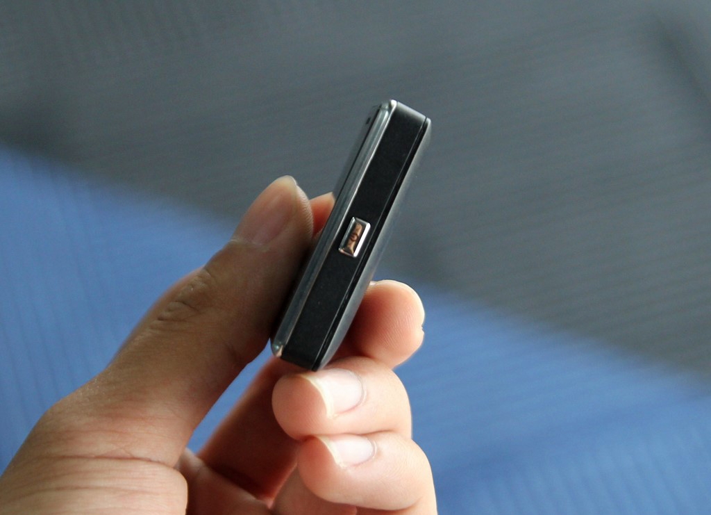 Vphone- Smartphone siêu nhỏ đã có mặt tại Việt Nam