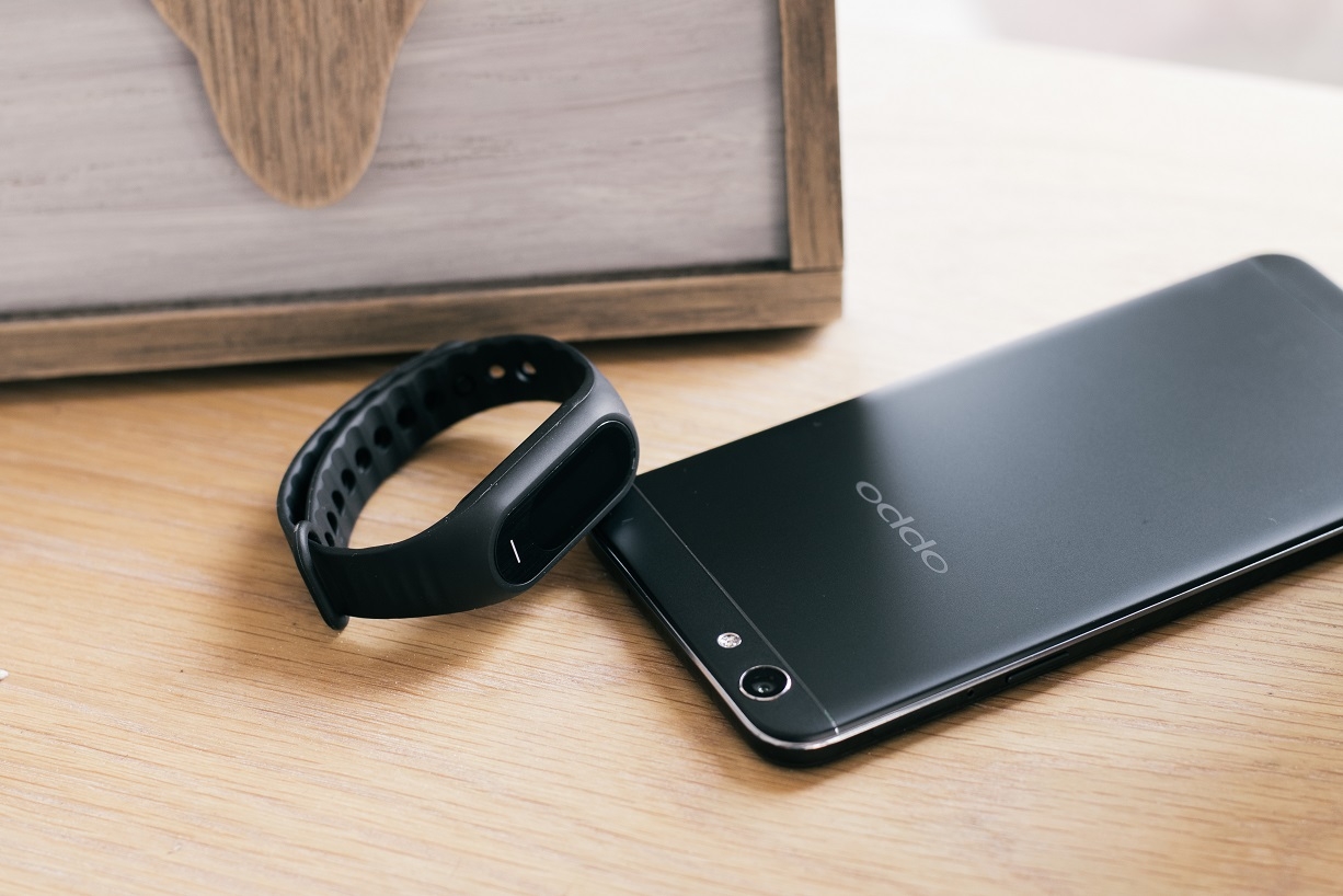 Đặt mua phiên bản OPPO F1s Đen nhám tại FPT Shop