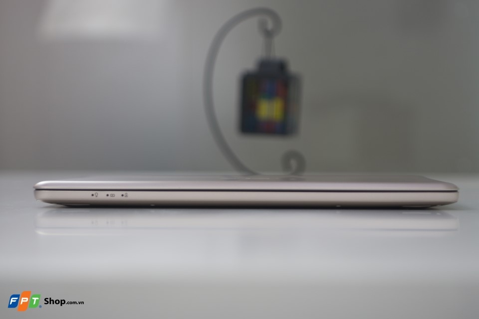 Đánh giá laptop Asus E200HA tại FPT Shop Đánh giá laptop Asus E200HA tại FPT Shop