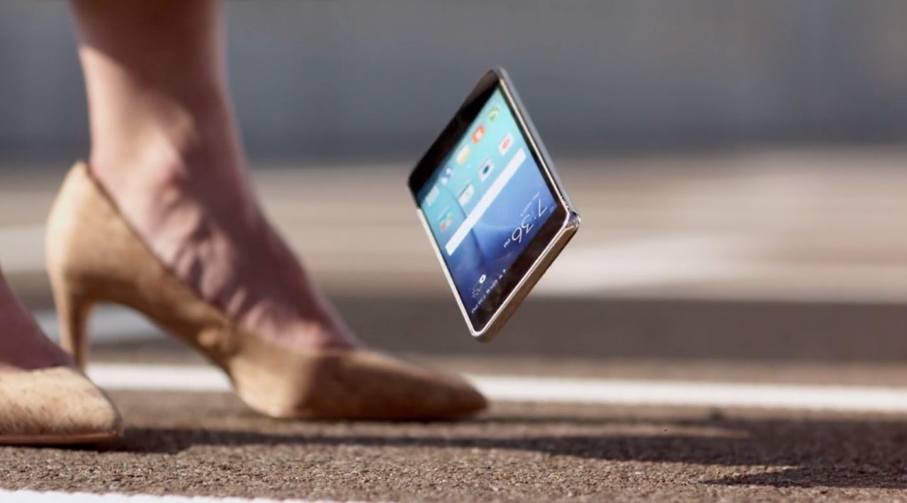 Gorilla Glass 5 sẽ là 80% khi rơi từ độ cao 1,6 mét.