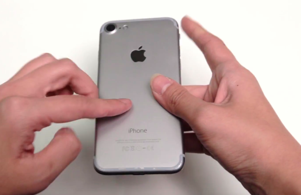 Hot hừng hực video trên tay iPhone 7 giá 150 USD