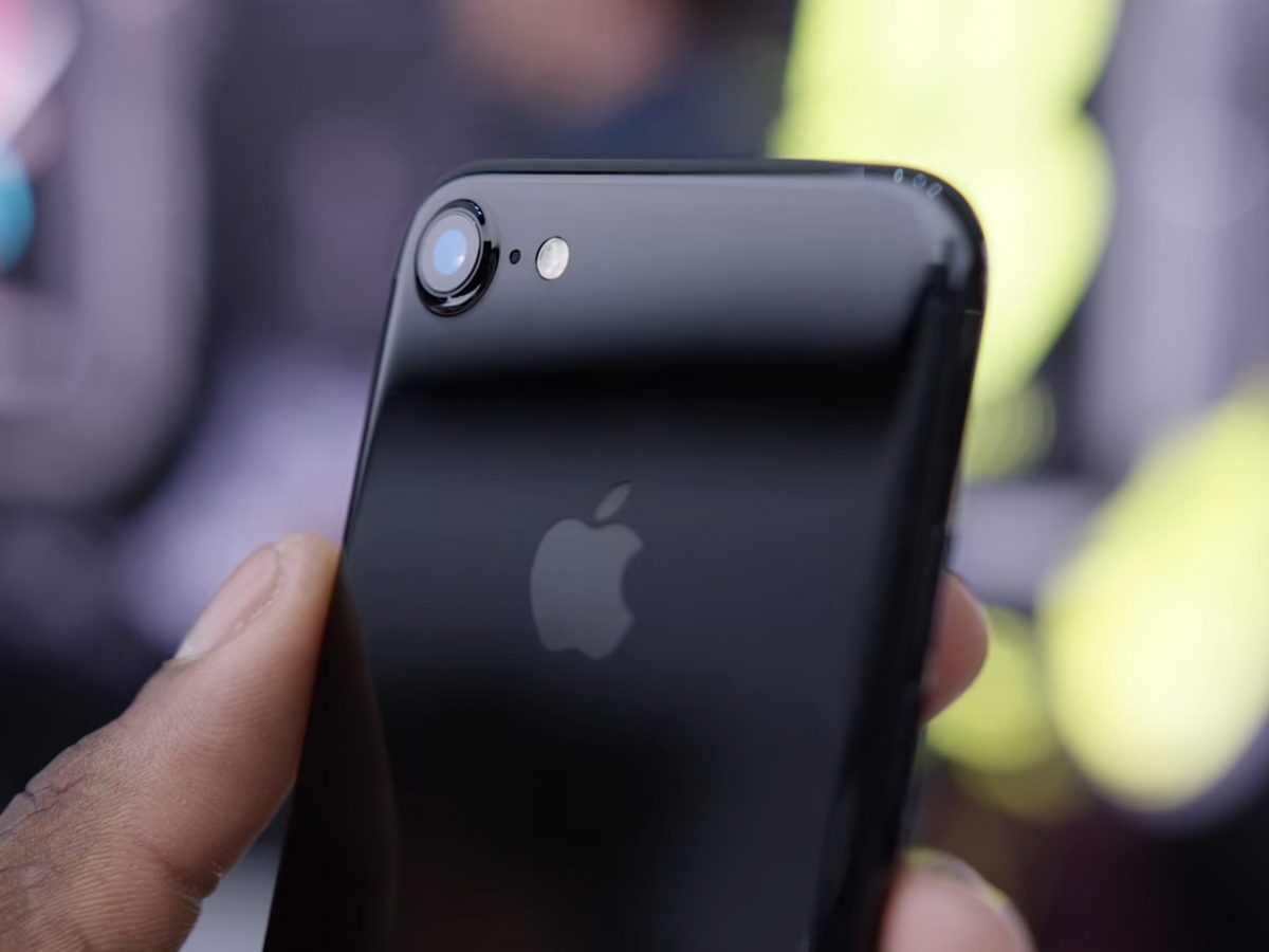 iPhone 7 Jet Black cháy hàng khi còn chưa lên kệ 1