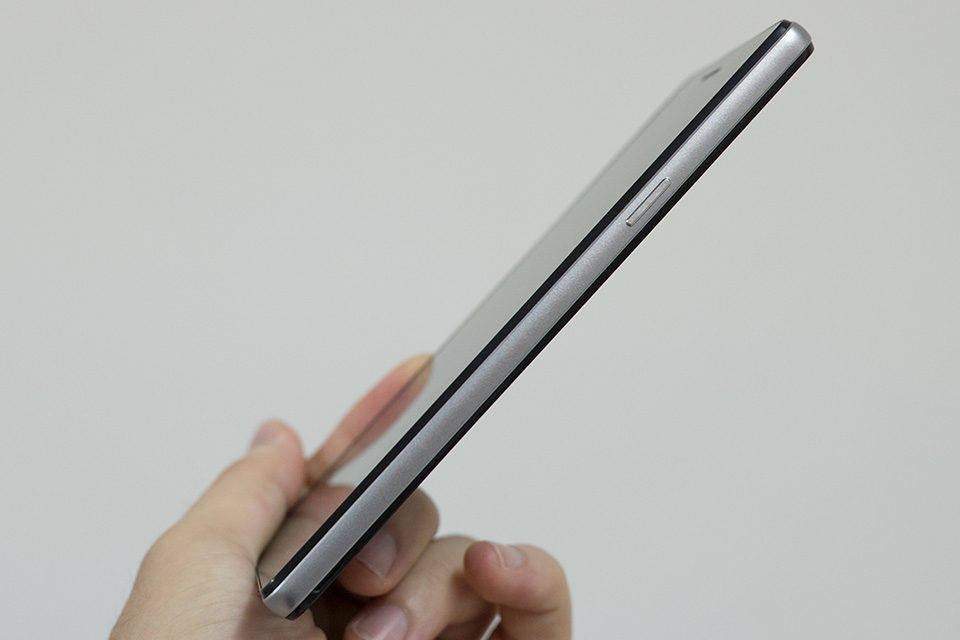 Trên tay nhanh Oppo Neo 7 tại FPTShop