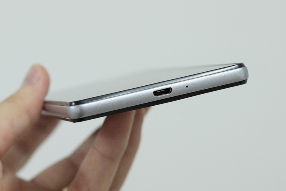 Trên tay nhanh Oppo Neo 7 tại FPTShop
