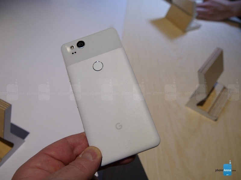 Trên tay Google Pixel 2, smartphone chip Snapdragon 835, có camera tốt nhất thế giới