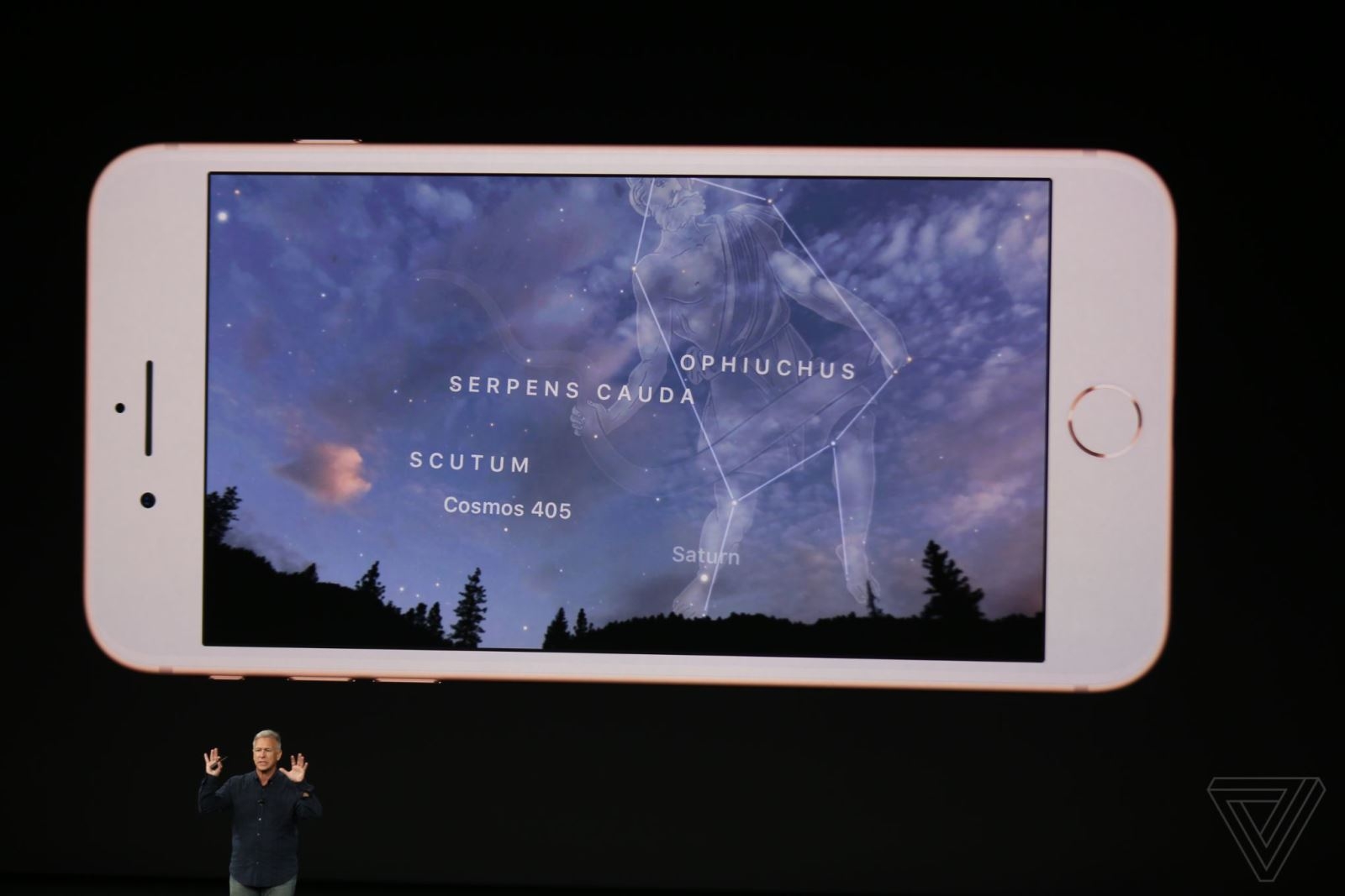 Và tính năng AR lần đầu tiên được tích hợp vào cụm camera trên thiết bị iPhone 8 Plus năm nay, hỗ trợ người chơi trải nghiệm game cực kì ấn tượng