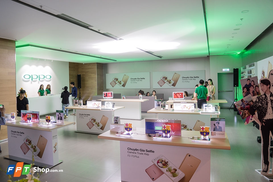 Không gian OPPO Brand Shop Không gian OPPO Brand Shop
