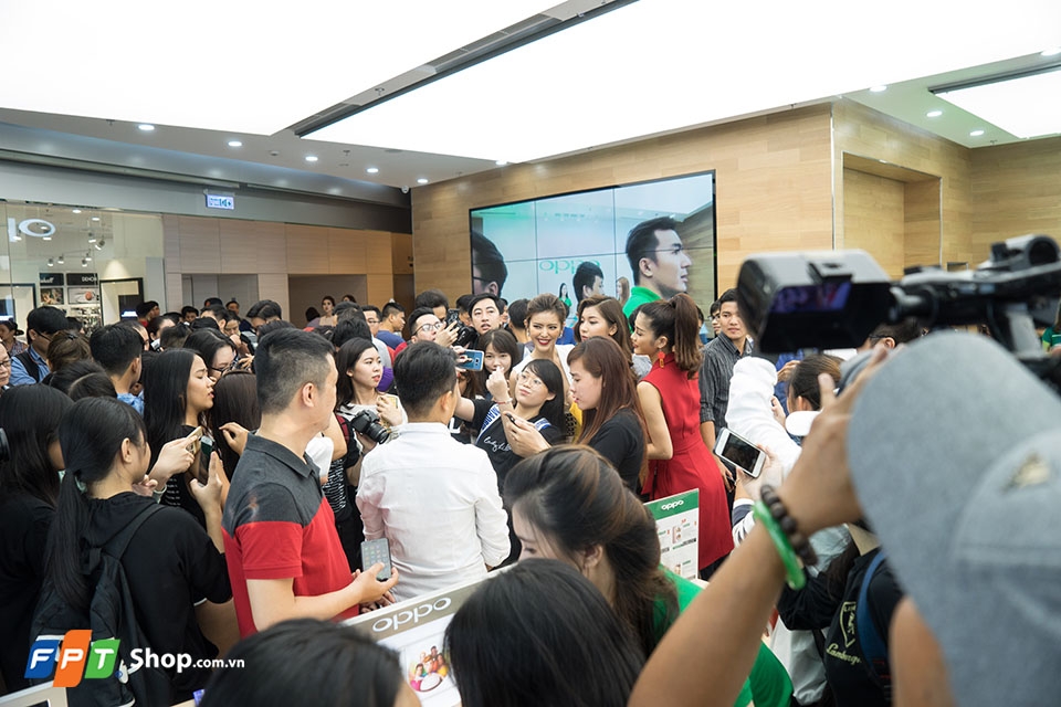 Khai trương OPPO Brạnd Shop Khai trương OPPO Brạnd Shop