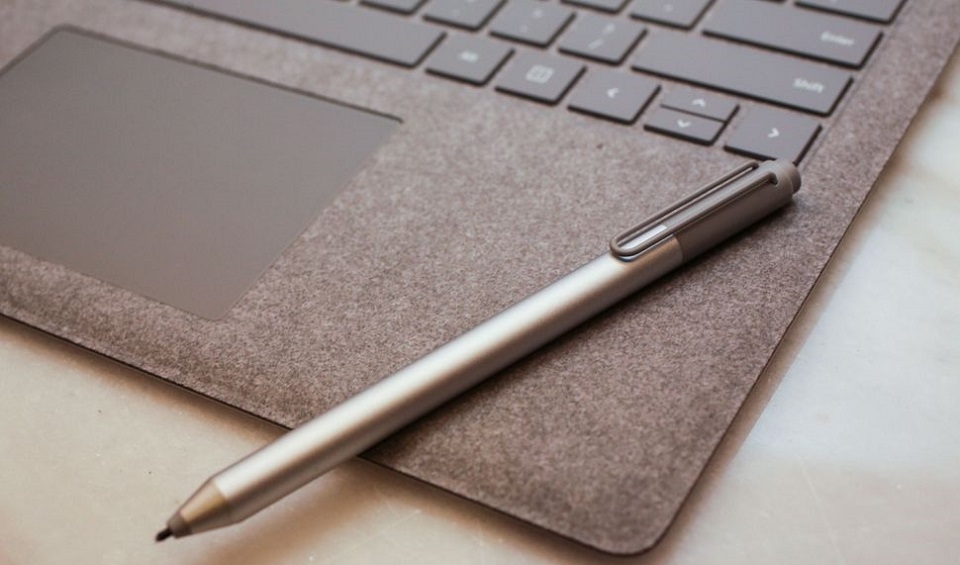 Bàn phím sử dụng chất liệu Alcantara