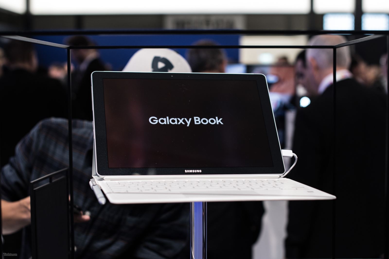 Samsung Galaxy Book: đối thủ
