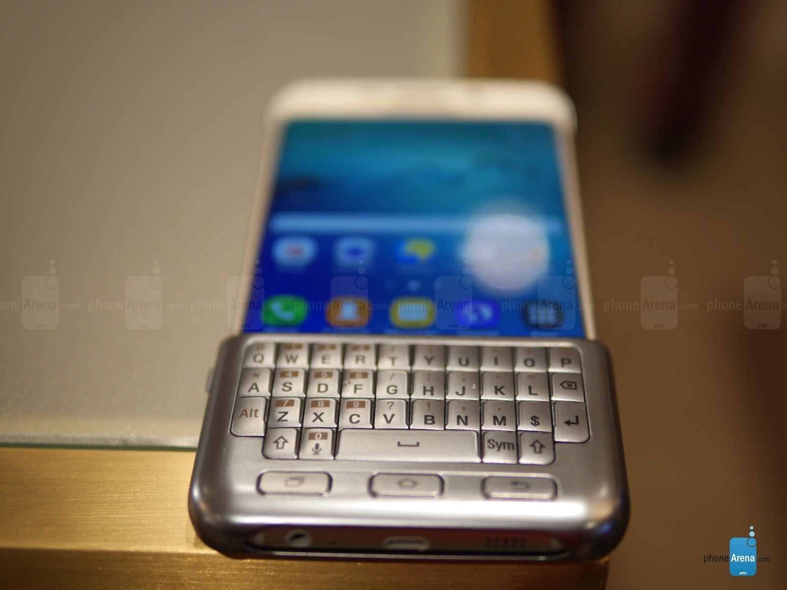QWERTY Covers trên Galaxy S6 Edge Plus