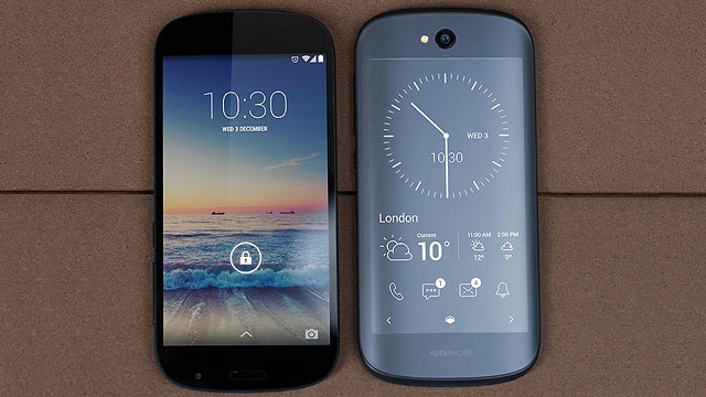 YotaPhone 2 khi ra mắt