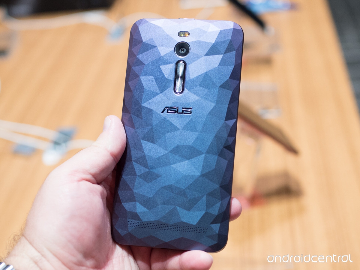 Asus ZenFone 2 Deluxe Special Edition vừa được Asus giới thiệu