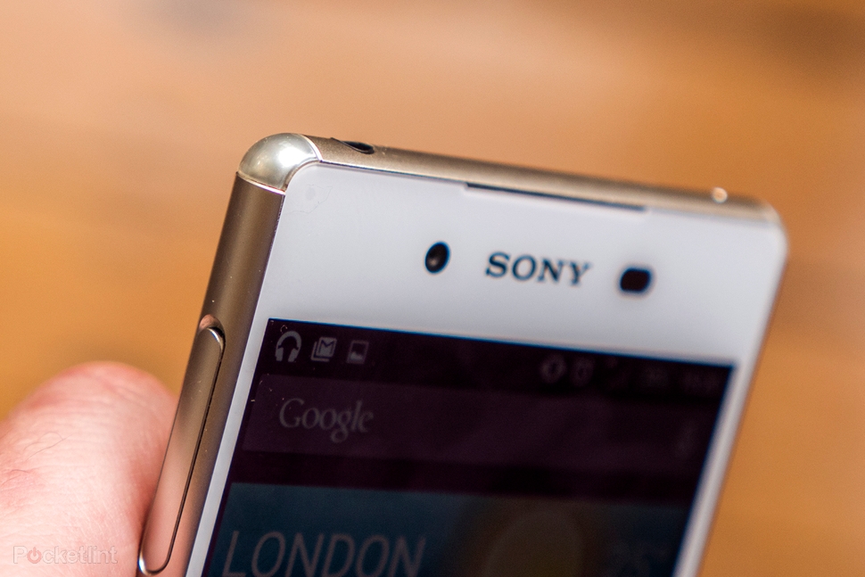 Xperia Z5 sở hữu vỏ kim loại khá ấn tượng