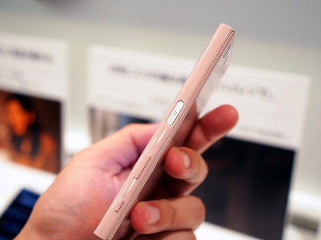 Sony Xpreia X Compact phiên bản hồng Sony Xpreia X Compact phiên bản hồng