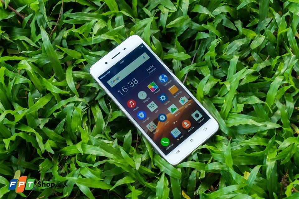 Top 3 smartphone phân khúc phổ thông có thiết kế đẹp (Ảnh 3)