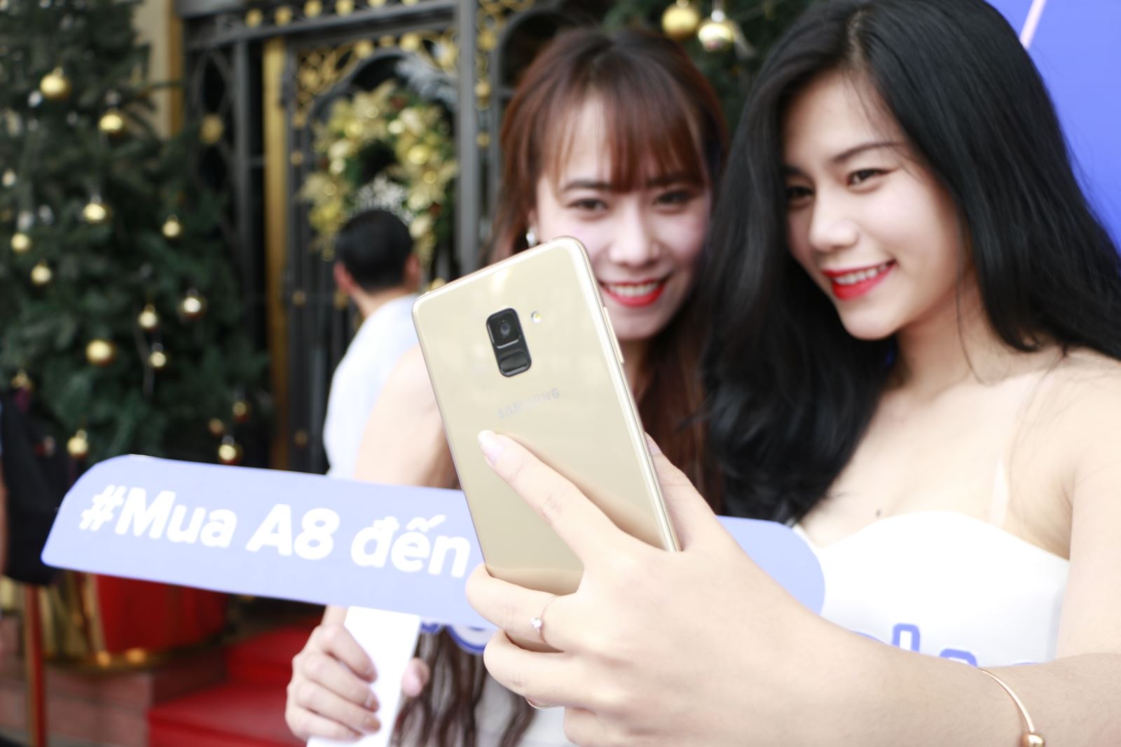 Tặng PMH phụ kiện 1 triệu khi mua A8/A8+ tại FPT Shop
