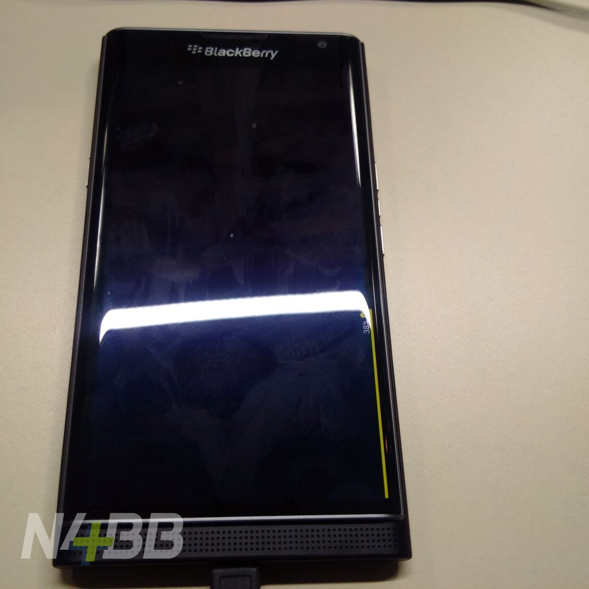 BlackBerry Priv màn hình cong như Galaxy S6 Edge