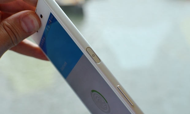 Cảm biến vân tay trên Xperia Z5