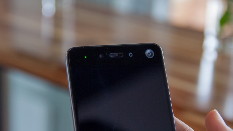 Mở hộp và trên tay Infinix S2: Camera selfie kép (Ảnh 6) Mở hộp và trên tay Infinix S2: Camera selfie kép (Ảnh 6)