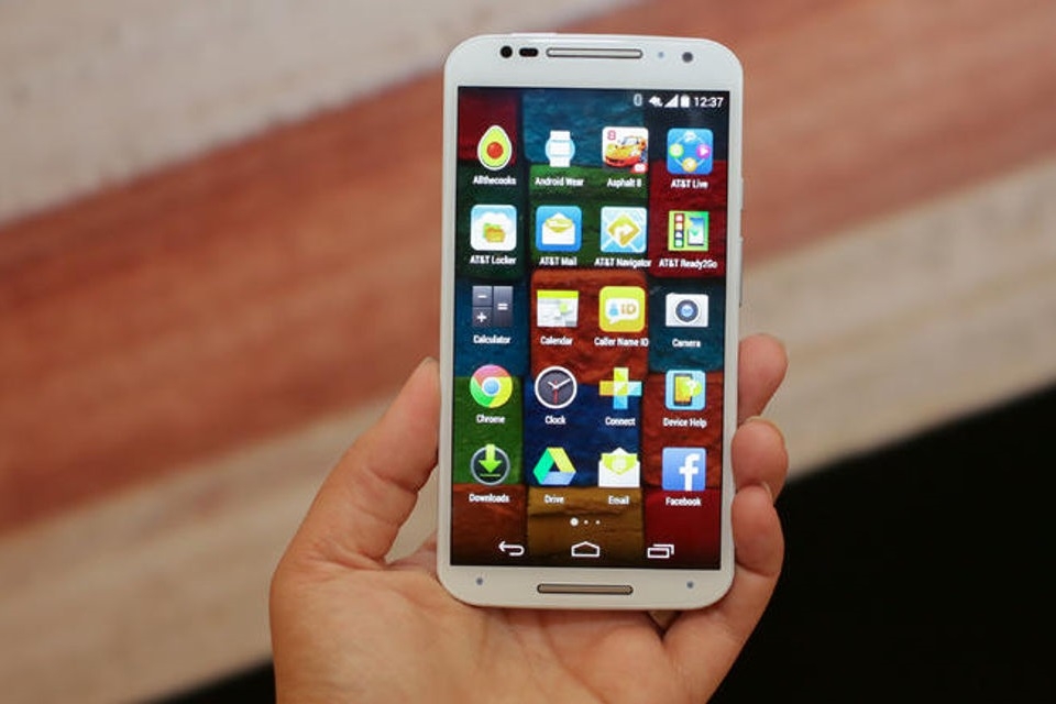 So sánh cấu hình Moto X và Bphone