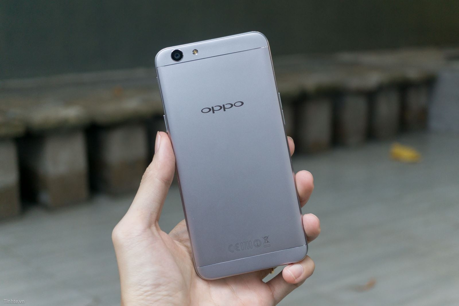 OPPO F1s đen
