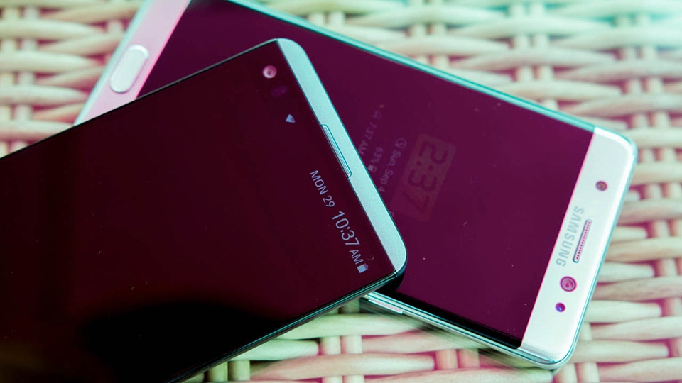 So sánh tính năng Always On Display của LG V20 và Samsung Galaxy Note 7
