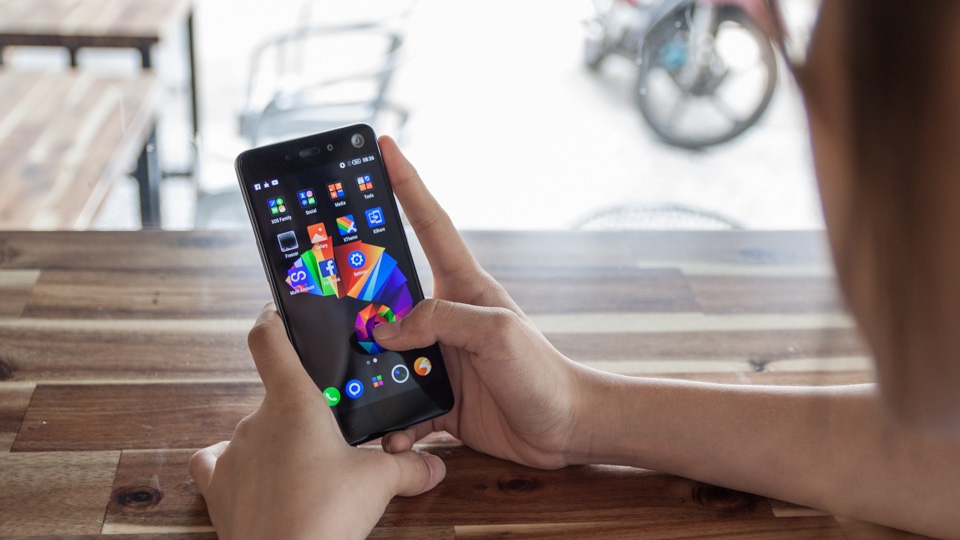 Mở hộp và trên tay Infinix S2: Camera selfie kép (Ảnh 4) Mở hộp và trên tay Infinix S2: Camera selfie kép (Ảnh 4)