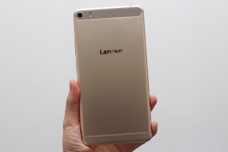 Trên tay Lenovo Phab Plus tại FPT Shop