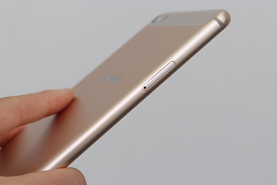 Trên tay Lenovo Phab Plus tại FPT Shop