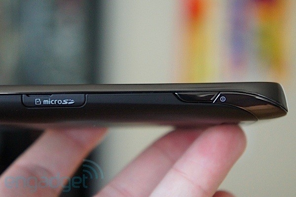 thiết kế Samsung-Galaxy-S-Blaze