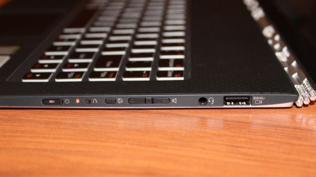 Thiết kế ấn tượng và sang trọng của Lenovo Yoga 3 Pro