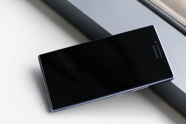 smartphone pin siêu khỏe của Lenovo còn được trang bị công nghệ sạc pin siêu nhanh