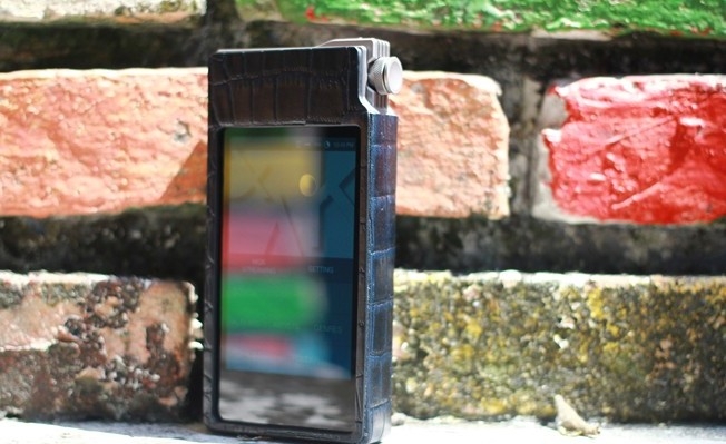 máy nghe nhạc Astell & Kern AK 120 II có giá thành tương đối cao