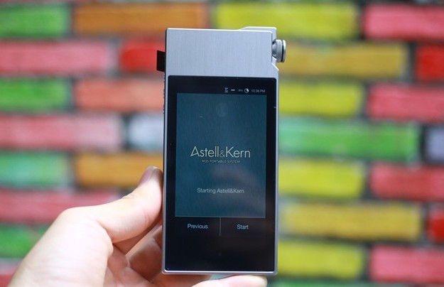 nghe nhạc Astell & Kern AK 120 II có màn hình cảm ứng