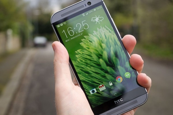 HTC One ( M8 )