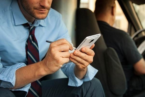 ứng dụng iOS và Android