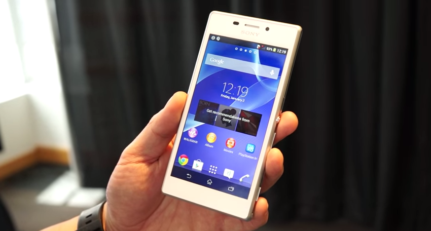 Với độ mỏng chỉ 8,6 mm, Xperia M2 thật dễ cầm với tay của nhiều người