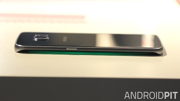 Màn hình cong của Galaxy S6 Edge không thực sự hữu ích