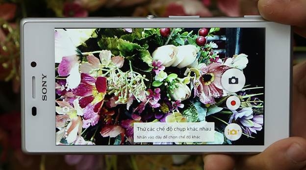 Camera của Xperia M2 có nhiều tính năng thú vị