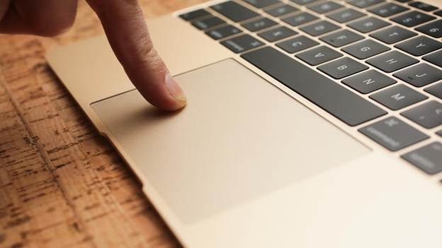 nhấn tổ hợp phím Ctrl-Space để kích hoạt Spotlight