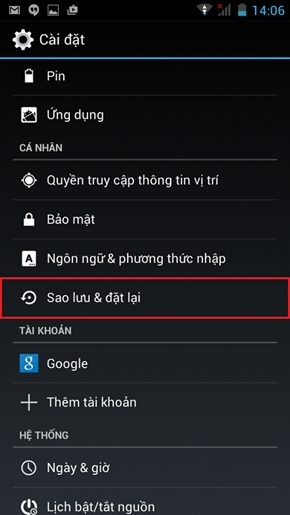 Bạn truy cập Cài đặt > Sao lưu & đặt lại.