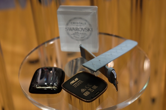 Thiết kế và tính năng gì khiến Asus ZenWatch 2 nổi bật qua chùm ảnh ra mắt?