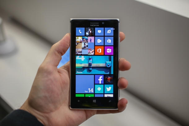 Màn hình Lumia 925 sắc nét và có độ trung thực cao