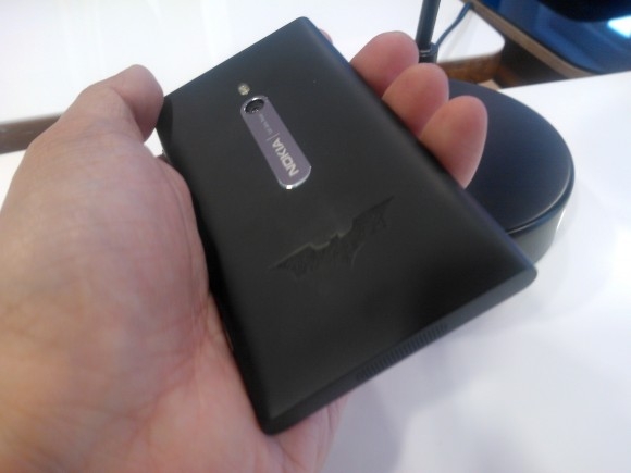 Nokia Lumia 800 phiên bản