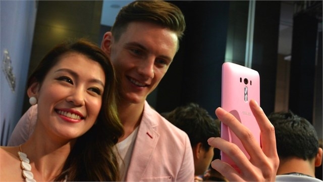 Chuyên gia chụp ảnh “tự sướng” ZenFone Selfie