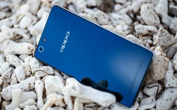 Thiết kế Oppo R1k