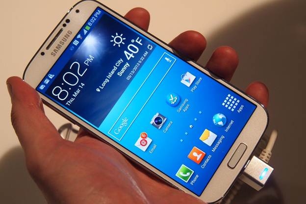 Bạn có thể tự sửa một vài lỗi nhỏ trên chiếc Samsung Galaxy S4
