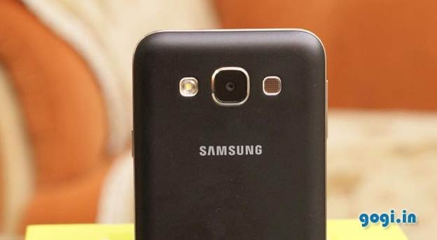 Thiết kế của Samsung Galaxy E5