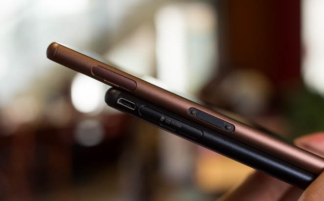 Cổng Micro USB trên M4 Aqua